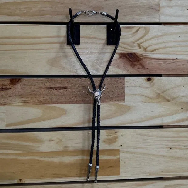 GRAVATA COUNTRY - CORDÃO PRETO PINGENTE TOURO