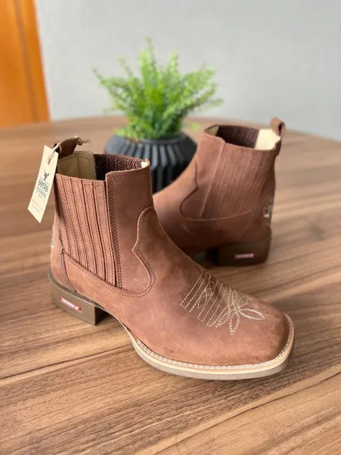 Botina Felipe - Couro Horse Nescau/ Bordado Florão Bege - Imagem 2