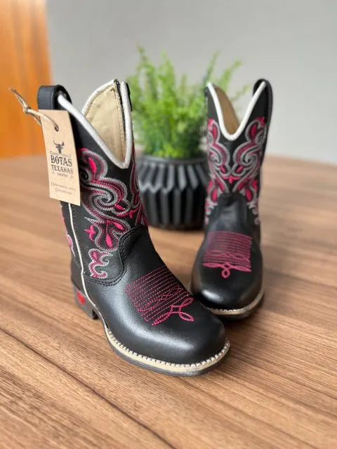 Texana Ágata Infantil - Couro Látego Preto/Bordado Ramos Rosa - Imagem 2