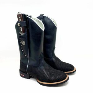 BotaFaca Econômica
- Couro Cano Látego Preto | Couro Gáspea Nobuck Preto Estilizado em Tilápia | Bico Redondo