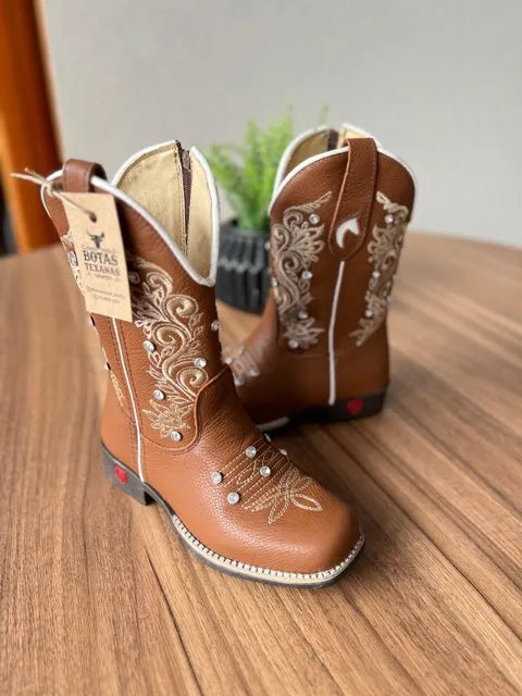 Texana Jessica Infantil - Couro Mustangue/Bordado Ramos Bege com Metais