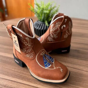 Botina Cano Médio Bárbara - Couro Horse Telha/ Bordado Ramos Bege e Padroeira