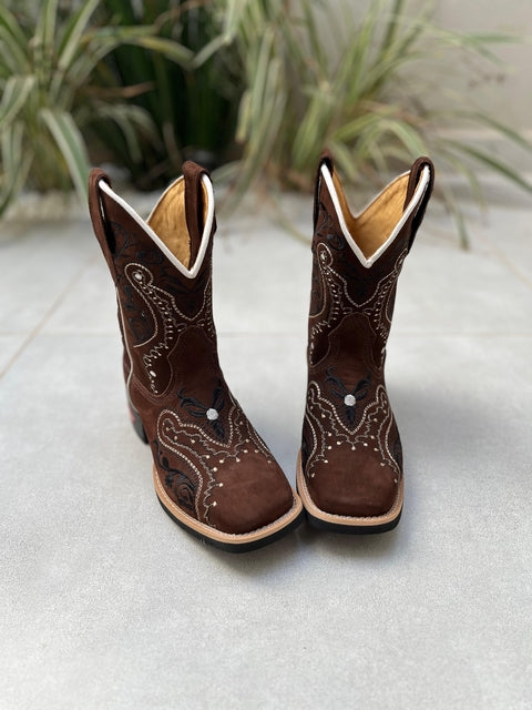 CAPOTA TRIBAL PRETO COURO NOBUCK MARROM - Imagem 2