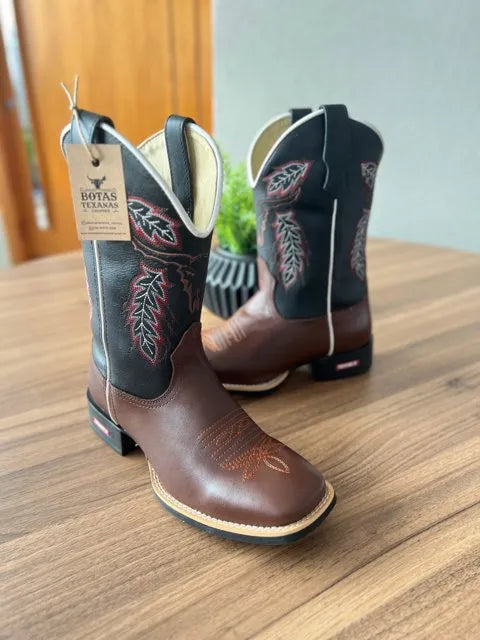 Texana Benício - Couro Látego Preto e Marrom/Bordado Touro Marrom
