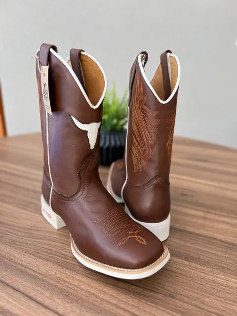 Texana Lucca - Couro Látego Marrom/Bordado Touro Branco - Imagem 2