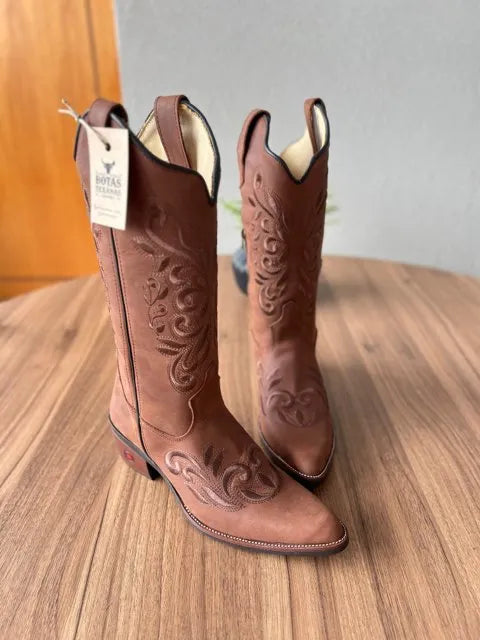 Texana Geovana Bico Fino - Couro Horse Nescau/Bordados Ramos Marrom - Imagem 2