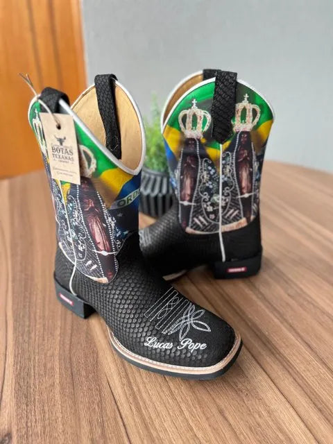 Texana Lucas - Couro Tilápia Preto/Estampa Padroeira