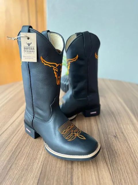 Texana Benício - Couro Látego Preto/ Bordado Touro Laranja