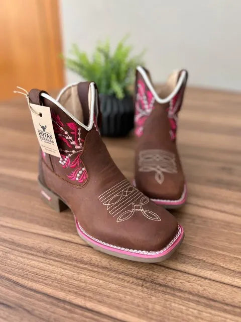 Botina Cano Médio Isadora - Couro Horse Nescau/Bordado Ramos Rosa - Imagem 2