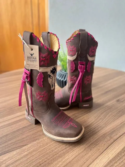 Texana Helena - Couro Horse Cappuccino/Bordado Touro 3D Rosa