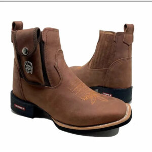 BotinaCanivete Tradicional
- Couro Crazy Horse Nescau | Bordado Ferrugem