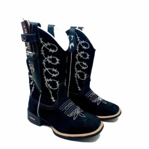 BotaFaca Aramada
- Couro Nobuck Preto | Bordado Branco