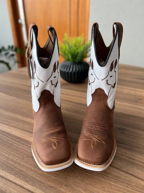 Texana Geovani - Couro Floatter Branco e Horse Nescau/ Bordado Mulas Marrom - Imagem 2