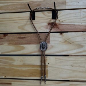 GRAVATA COUNTRY - CORDÃO MARROM PINGENTE CHAPÉU