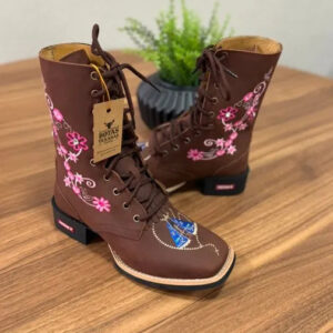 Coturno Estela Maria - Couro Horse Nescau/Bordado Flores Rosa e Padroeira com Metais