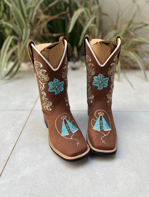 BOTA TEXANA BORDADO FLOR E NOSSA SENHORA AZUL CLARO COURO MARROM
