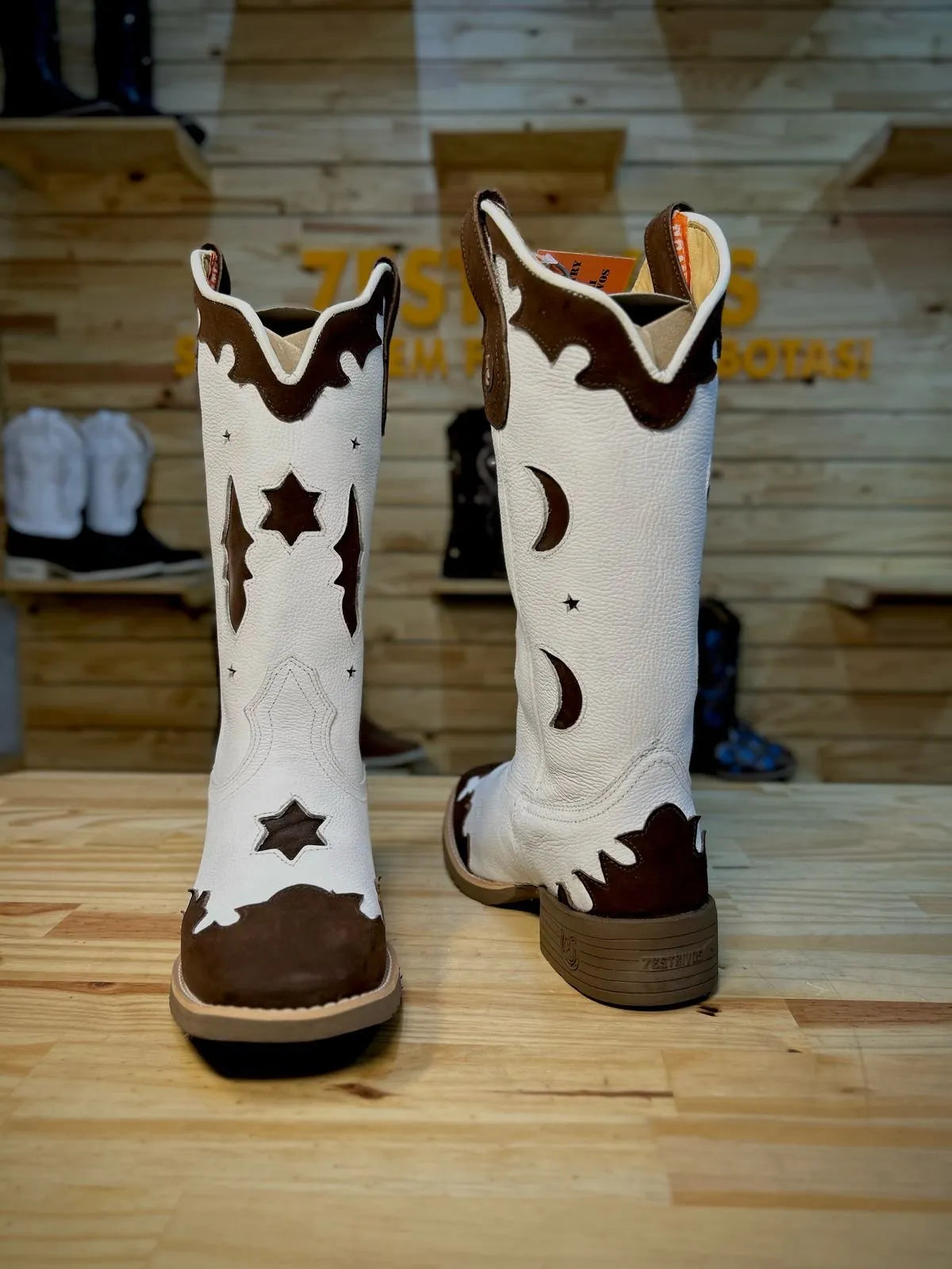 Texana Galaxia / Couro Floater Branco / Couro Nobuck Chocolate - Imagem 2